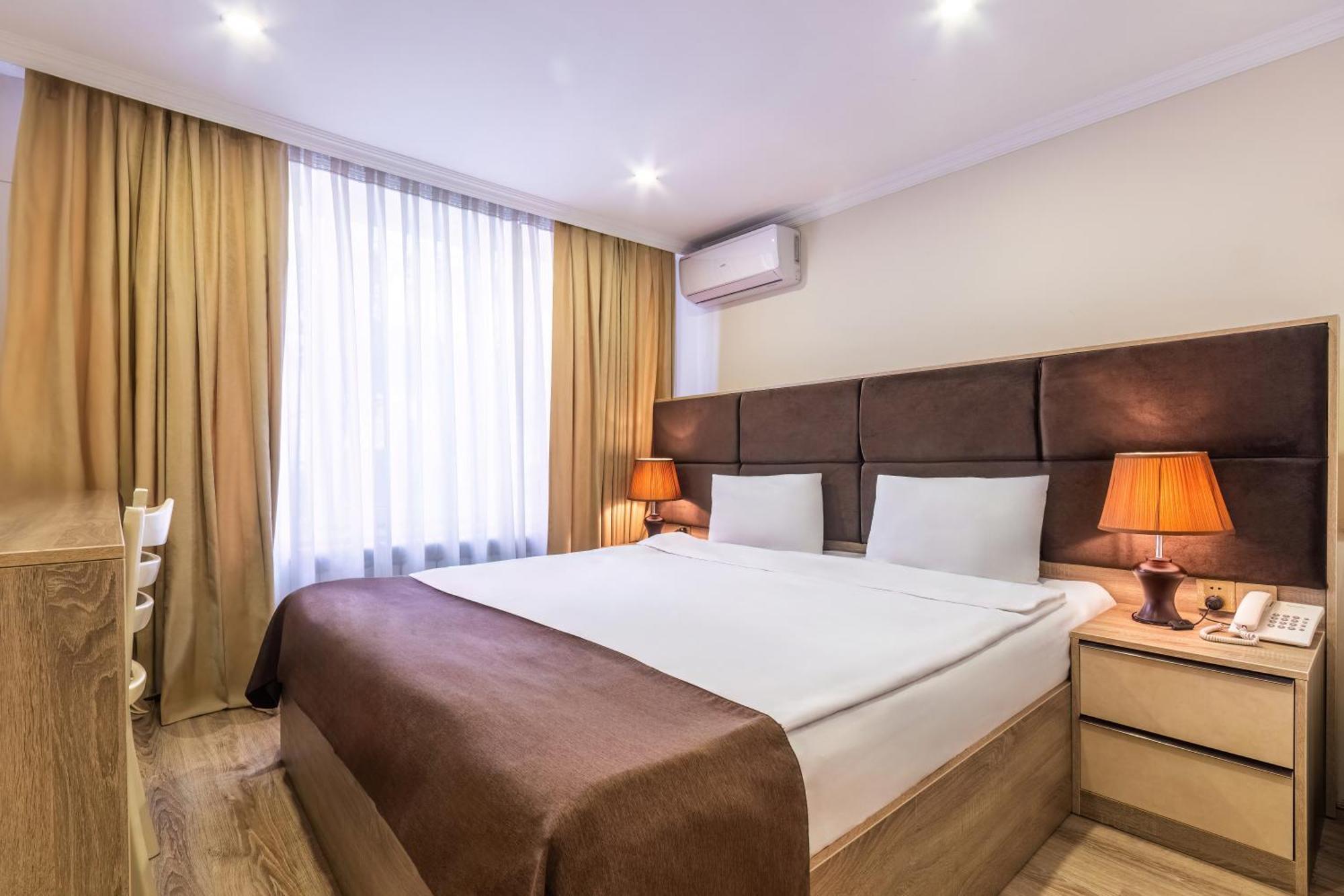 Deluxe City Hotel Bakoe Buitenkant foto