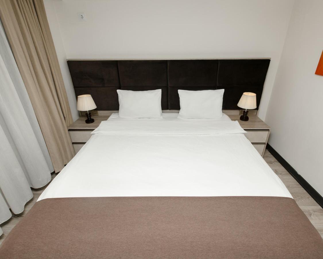 Deluxe City Hotel Bakoe Buitenkant foto