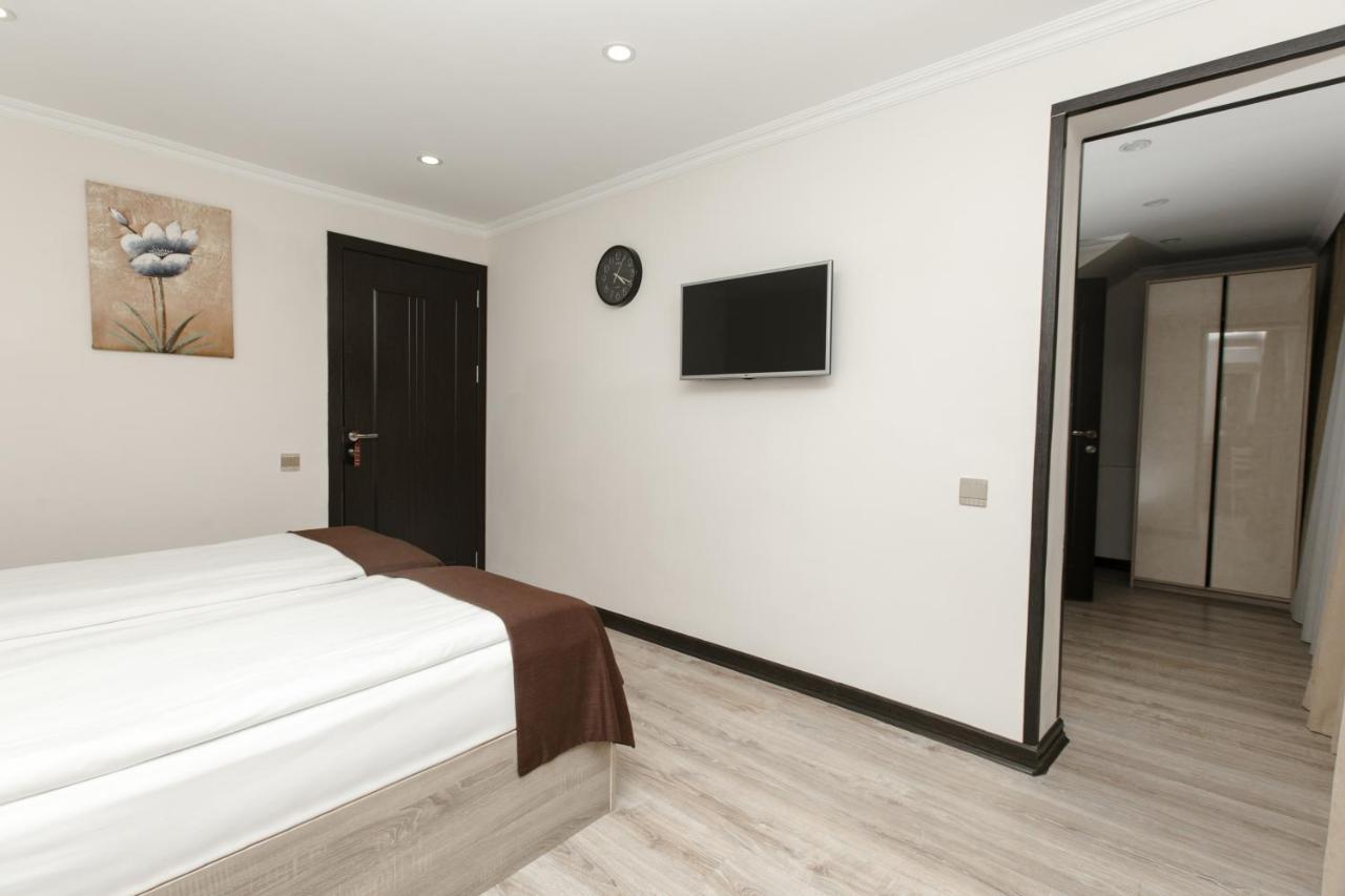 Deluxe City Hotel Bakoe Buitenkant foto