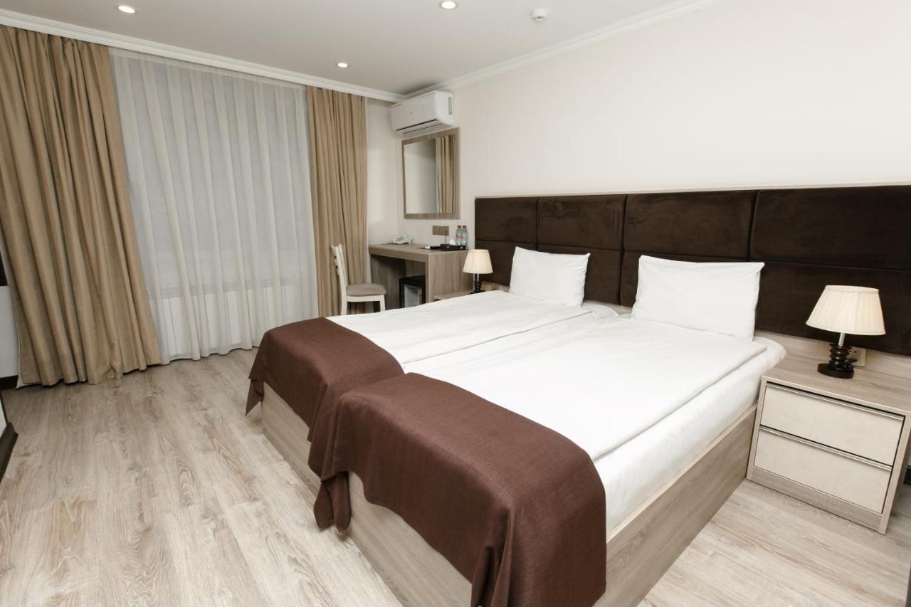 Deluxe City Hotel Bakoe Buitenkant foto